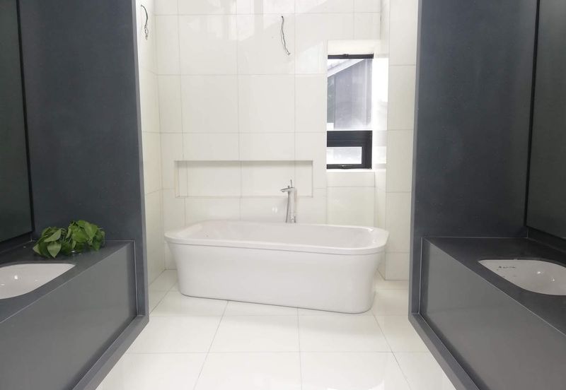 Bangsar - pool, lift (quiet) [Tenanted]