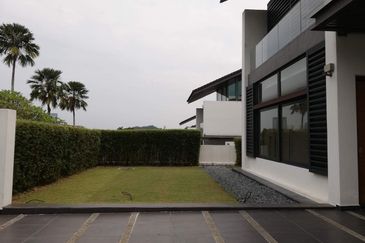 Bangsar - pool, lift (quiet) [Tenanted]