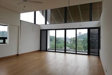 Bangsar - pool, lift (quiet) [Tenanted]