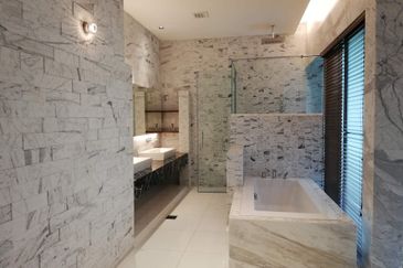 Kenny Hills- Luxury Twin Bungalow (27000sf land)