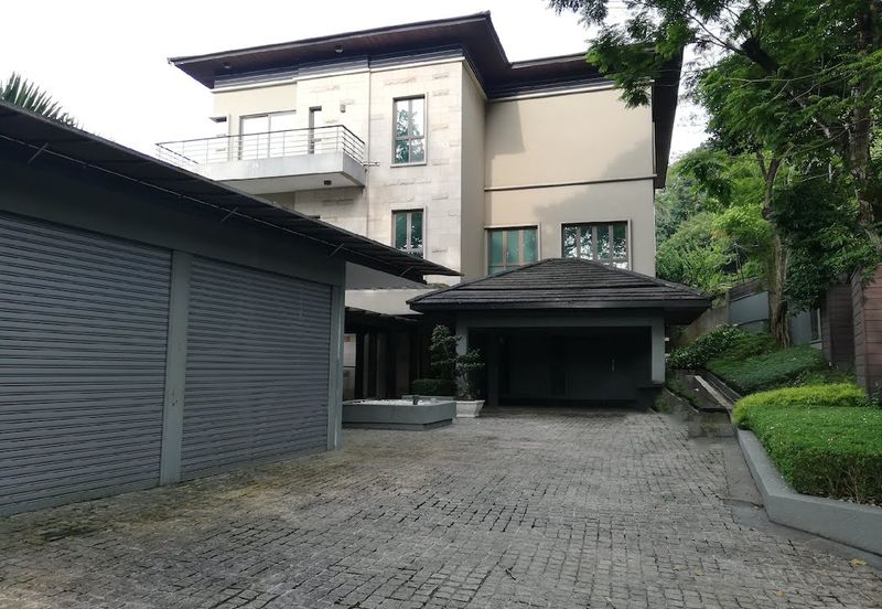 Kenny Hills- Luxury Twin Bungalow (27000sf land)