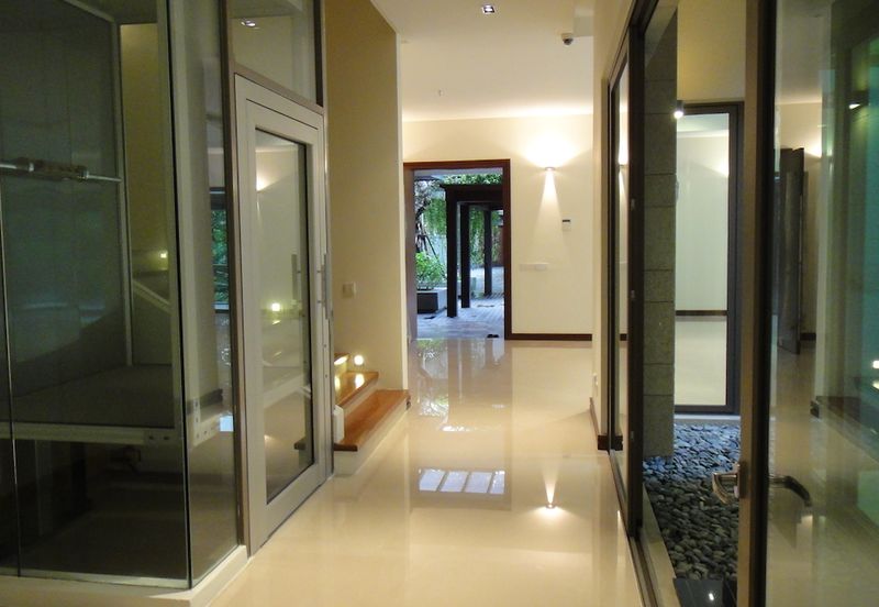 Kenny Hills- Luxury Twin Bungalow (27000sf land)