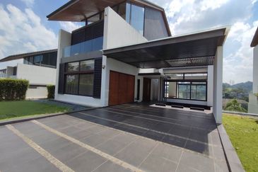 Bangsar - pool, lift (quiet) [Tenanted]