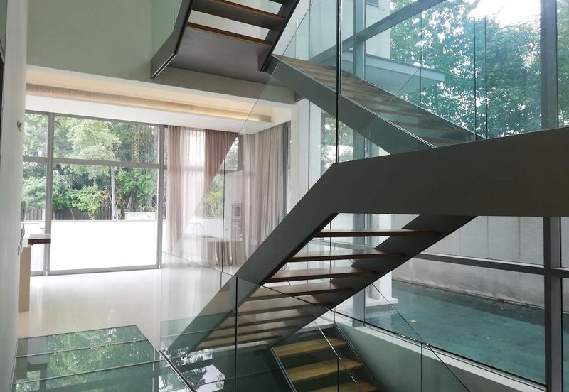 Edge of Uthant- gated, next to ISKL (private pool)