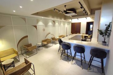 Bukit Pantai - KLCC view, rooftop pool