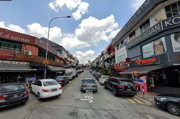 Bangsar - Telawi (ground floor, heavy traffic)