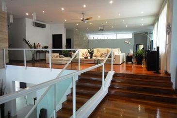 DH - 12000sf land (6 rooms, park 6 cars)  KLCC view