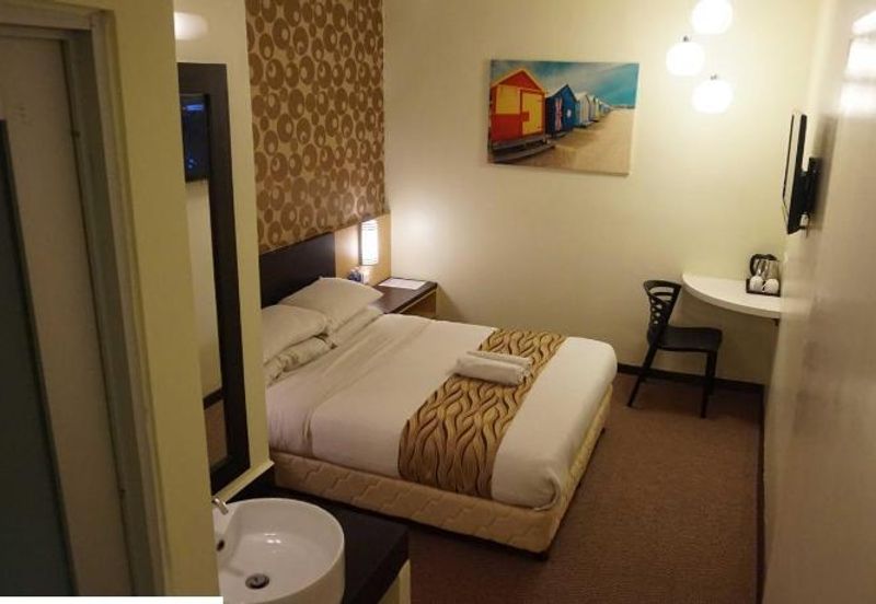 Melaka Hotel (35 rooms with lift) 