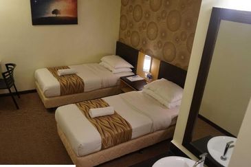 Melaka Hotel (35 rooms with lift) 
