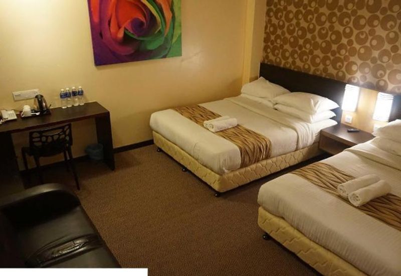 Melaka Hotel (35 rooms with lift) 