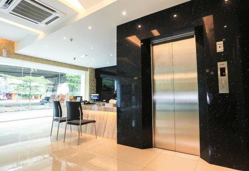 Melaka Hotel (48 rooms with lift) 