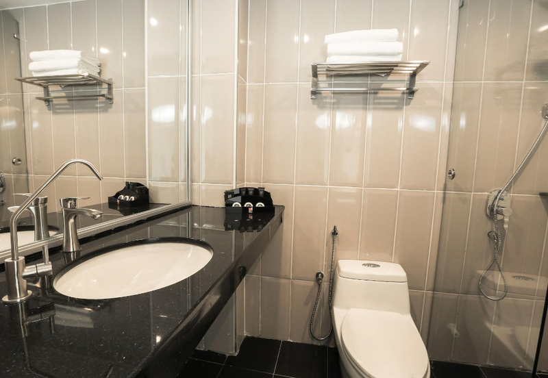 Melaka Hotel (48 rooms with lift) 