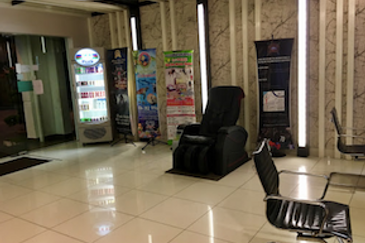 Melaka Hotel (2 star, 51 rooms with lift) 