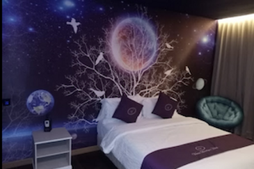 Melaka Hotel (2 star, 51 rooms with lift) 