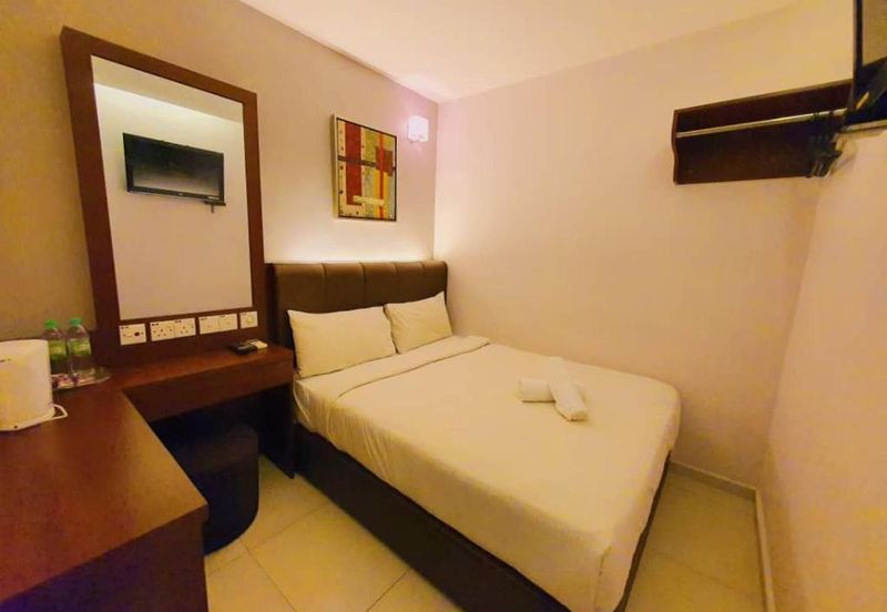 Melaka Hotel (36 rooms with lift) Tenanted