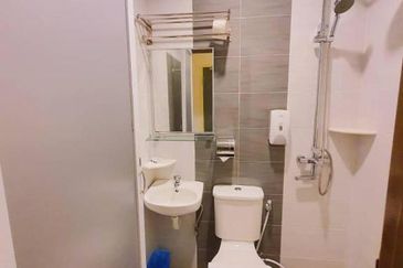 Melaka Hotel (36 rooms with lift) Tenanted