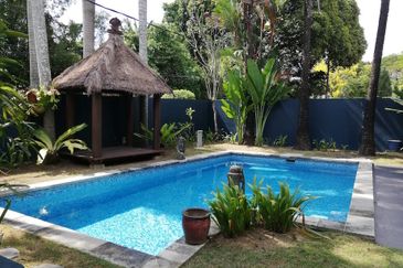 Bangsar - Night guard, modern, quiet