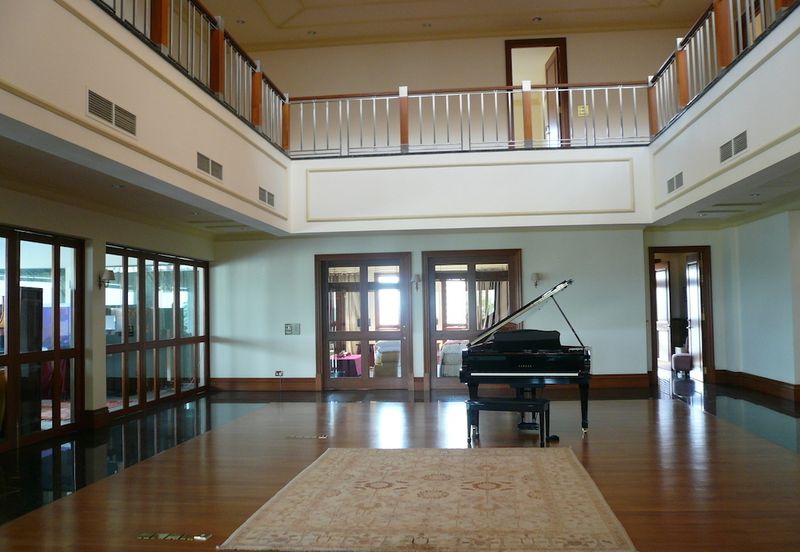 Bangsar Hill - guarded, hilltop, infinity pool, fantastic view