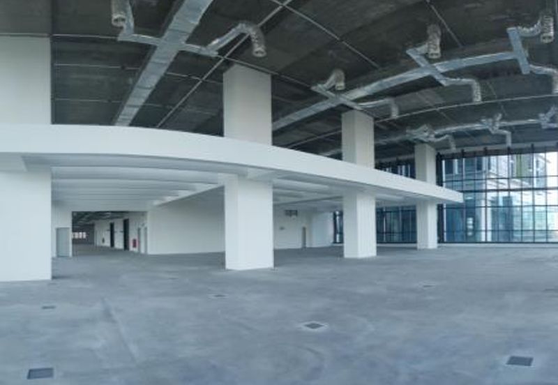 30 feet ceiling (restaurant, live band)