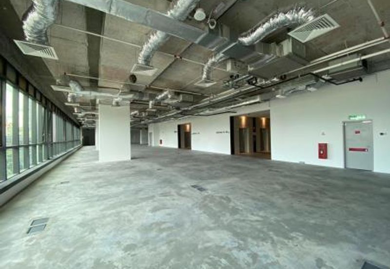 30 feet ceiling (restaurant, live band)