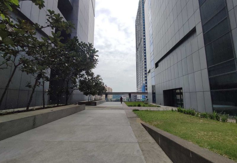 Open space (build own restobar)