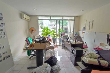 Medang townhouse (extended, 3300sf)
