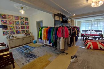 Medang townhouse (extended, 3300sf)