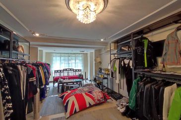 Medang townhouse (extended, 3300sf)