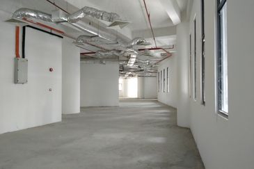 Hidden bar (with drop off access)