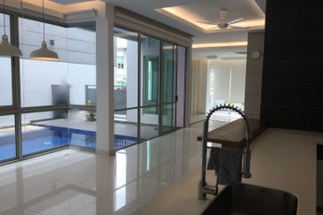 Seputeh Point - guarded, greenery 