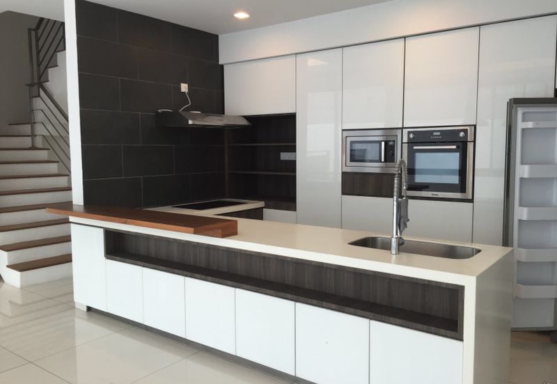 Seputeh Point - guarded, greenery 