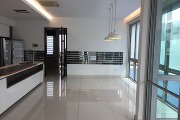 Seputeh Point - guarded, greenery 