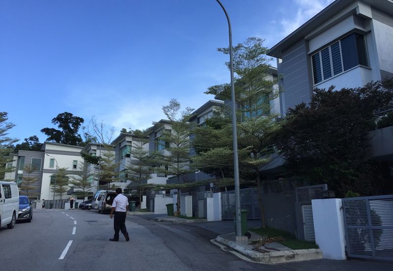 Seputeh Point - guarded, greenery 