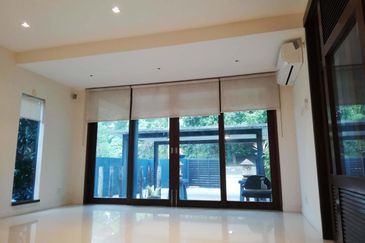 Bangsar - Night guard, modern, quiet