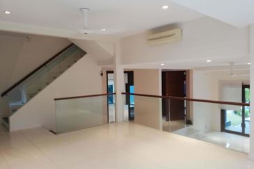 Bangsar - Night guard, modern, quiet