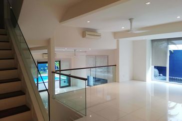 Bangsar - Night guard, modern, quiet