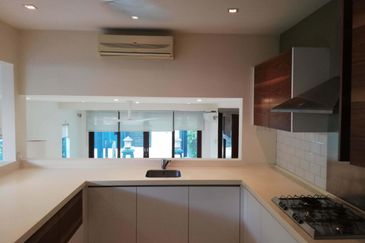 Bangsar - Night guard, modern, quiet