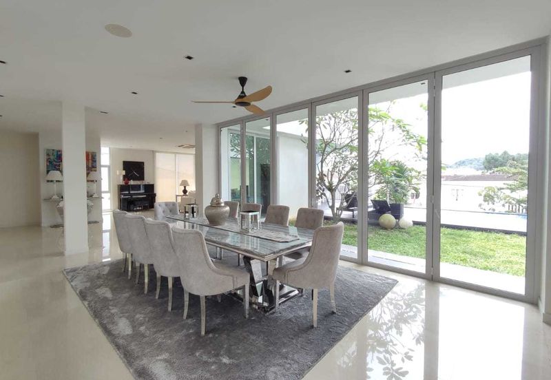 Pantai - Guarded, lift, 7 carpark, nice view