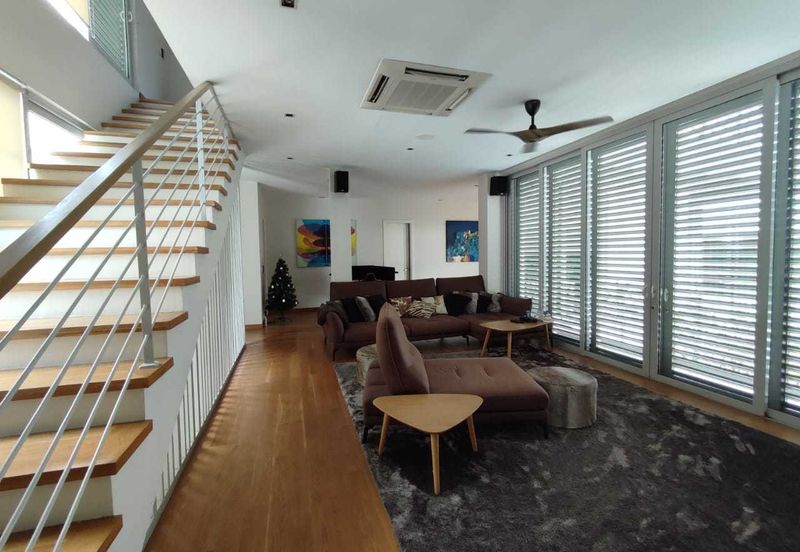 Pantai - Guarded, lift, 7 carpark, nice view