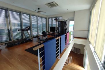 Pantai - Guarded, lift, 7 carpark, nice view