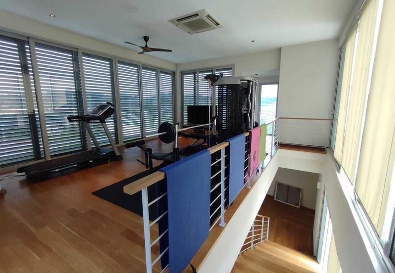 Pantai - Guarded, lift, 7 carpark, nice view