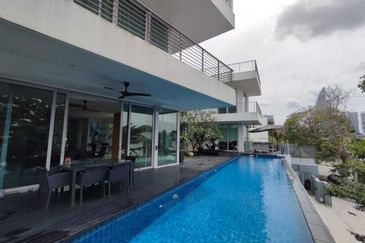 Pantai - Guarded, lift, 7 carpark, nice view