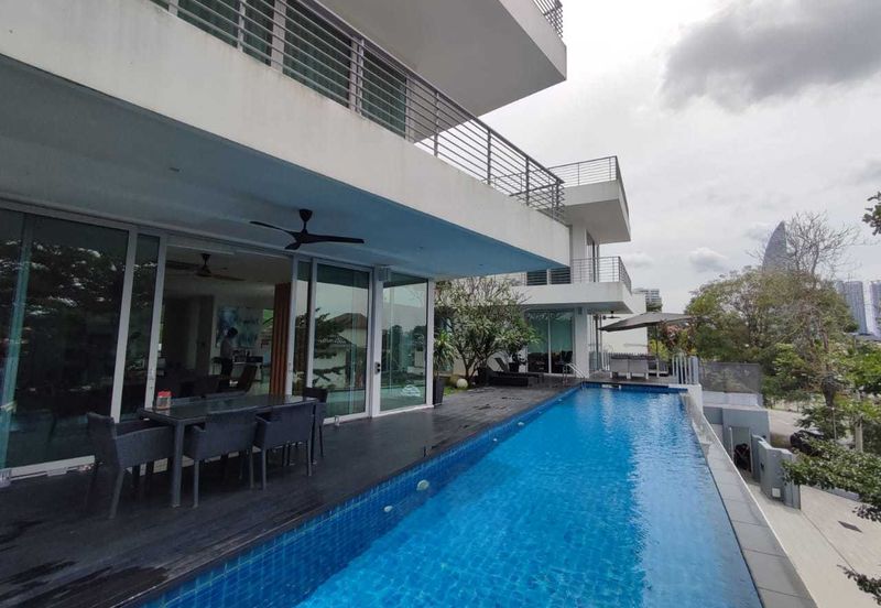 Pantai - Guarded, lift, 7 carpark, nice view