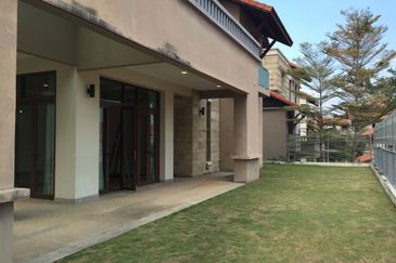 KIARAHILLS - Gated, near shops (move in condition)