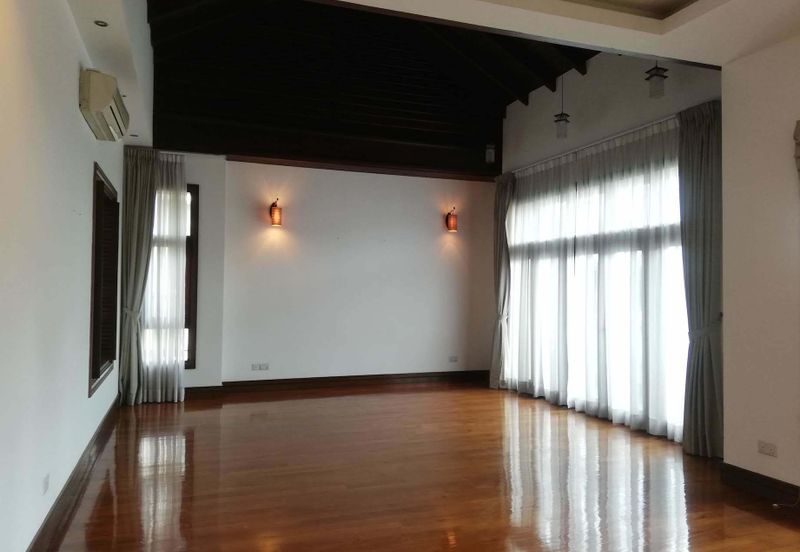 KIARAHILLS - Gated, near shops (move in condition)