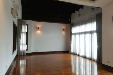 KIARAHILLS - Gated, near shops (move in condition)