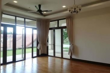 KIARAHILLS - Gated, near shops (move in condition)