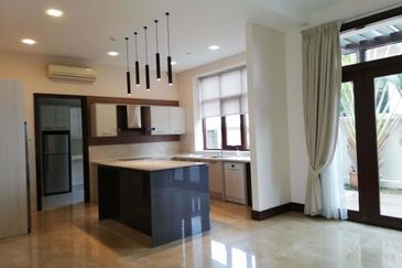 KIARAHILLS - Gated, near shops (move in condition)