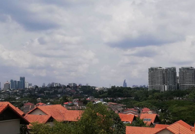 KIARAHILLS - Gated, near shops (move in condition)