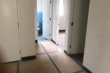 Good Buy! Gurney - KLCC view, flat land (15000sf @ RM490psf)